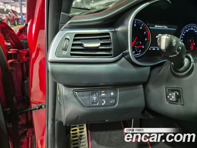 Genesis G70 2018 — photo 12