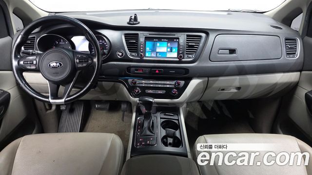 Kia Canival 2018 — photo 7