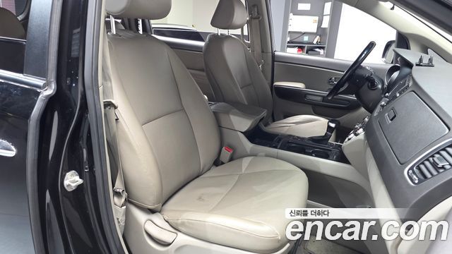 Kia Canival 2018 — photo 10