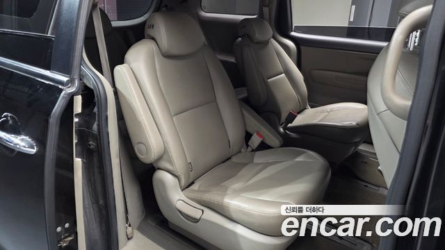 Kia Canival 2018 — photo 12