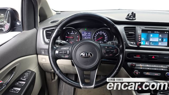 Kia Canival 2018 — photo 13