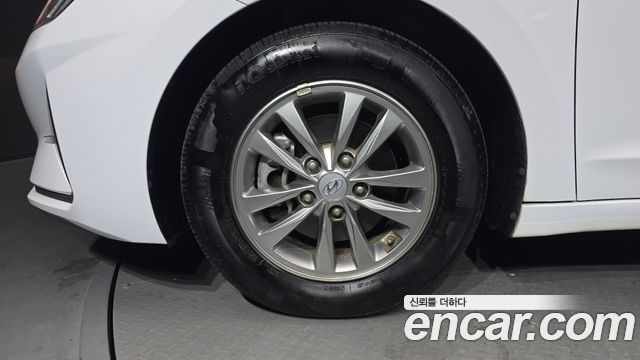 Hyundai AVANTE 2020 — photo 5