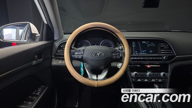 Hyundai AVANTE 2020 — photo 13