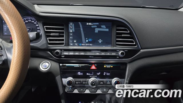 Hyundai AVANTE 2020 — photo 14