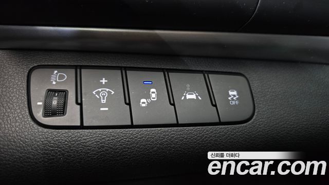 Hyundai AVANTE 2020 — photo 17