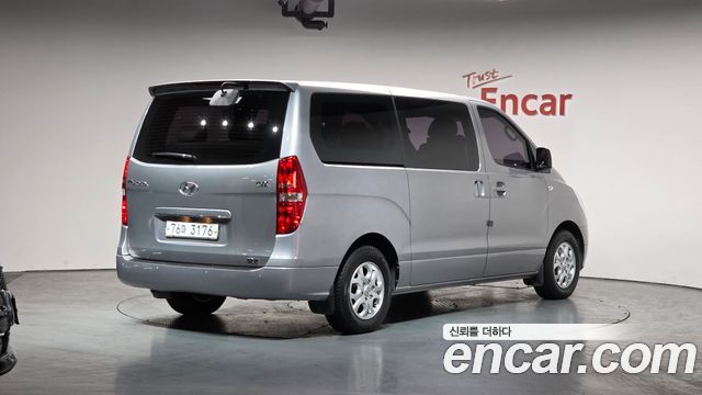 Hyundai Starex 2014 — photo 2
