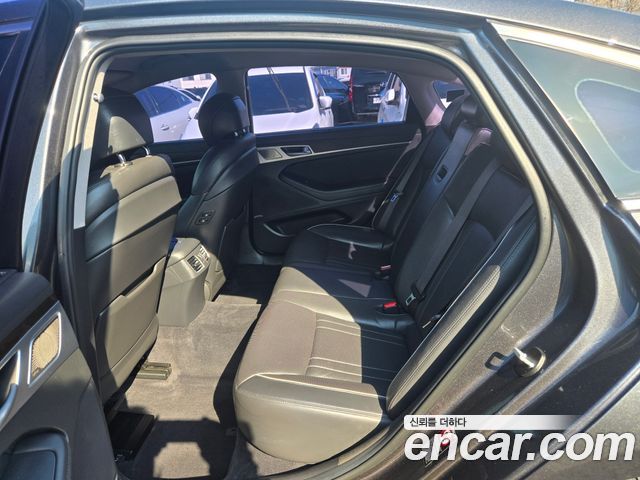 Genesis G80 2018 — photo 11