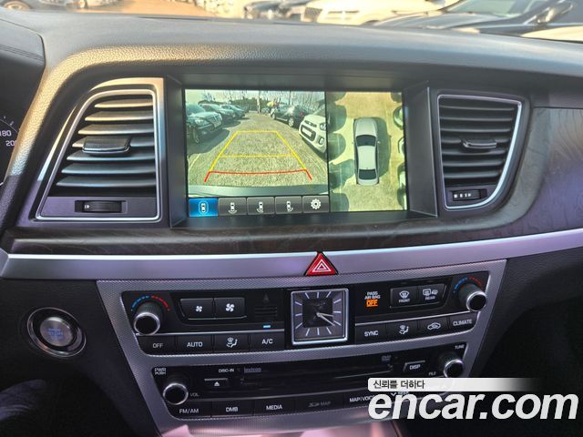 Genesis G80 2018 — photo 16
