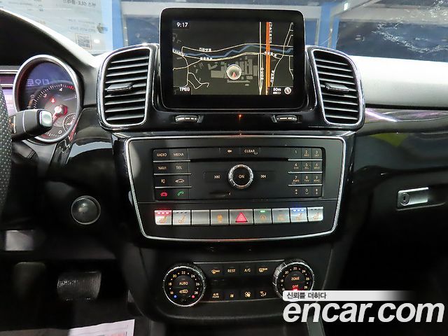 Mercedes-Benz GLE-Class 2016 — photo 7