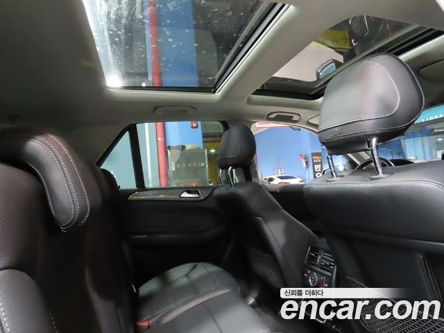 Mercedes-Benz GLE-Class 2016 — photo 15