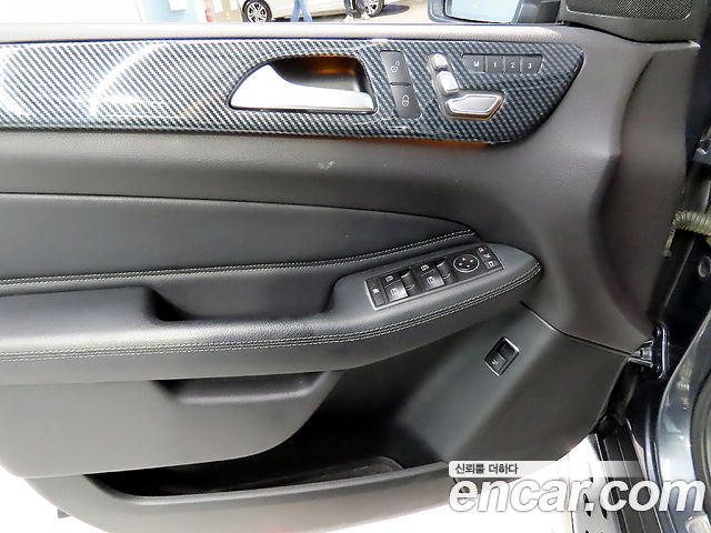 Mercedes-Benz GLE-Class 2016 — photo 18