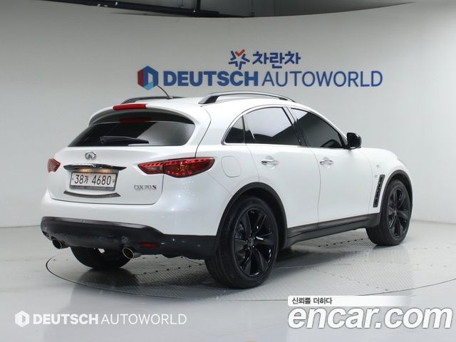 Infiniti QX70 2017 — photo 2