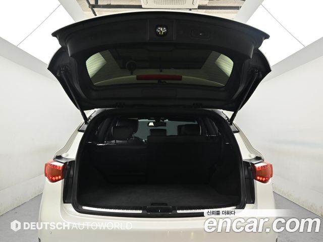 Infiniti QX70 2017 — photo 19