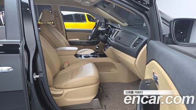 Kia Canival 2019 — photo 10