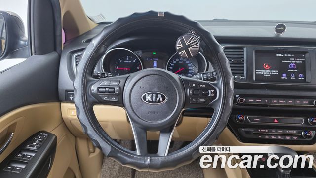 Kia Canival 2019 — photo 13