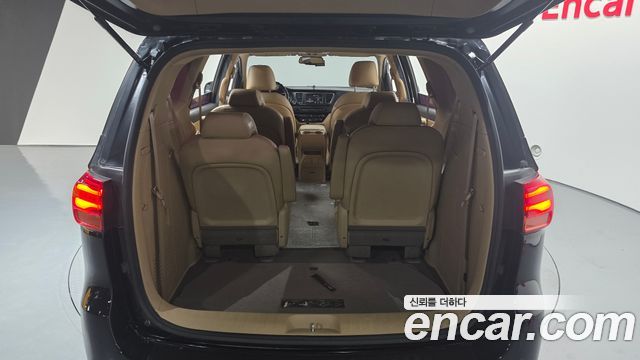 Kia Canival 2019 — photo 20