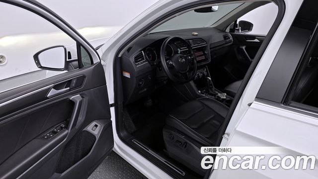 Volkswagen Tiguan 2020 — photo 11