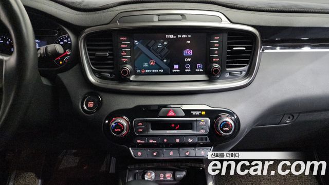 Kia Sorento 2018 — photo 16