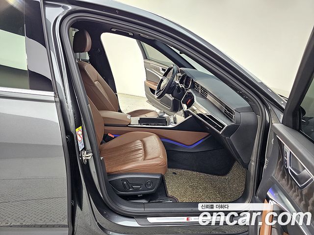 Audi A6 2021 — photo 11