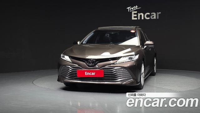 Toyota Camry 2019 — photo 3