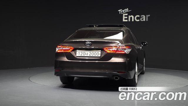 Toyota Camry 2019 — photo 4