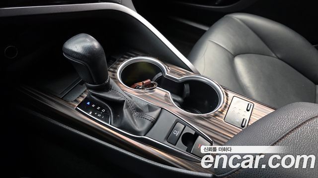 Toyota Camry 2019 — photo 9