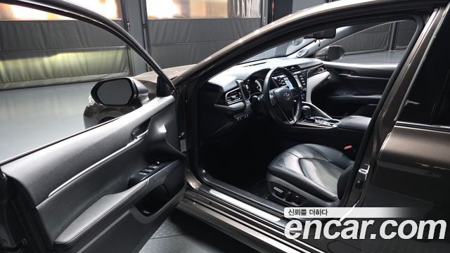 Toyota Camry 2019 — photo 10