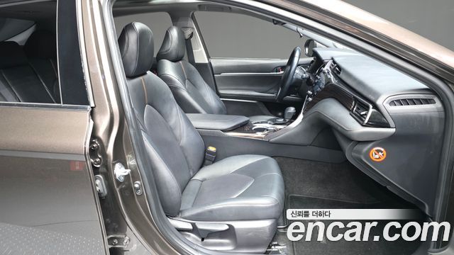 Toyota Camry 2019 — photo 11