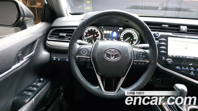 Toyota Camry 2019 — photo 13