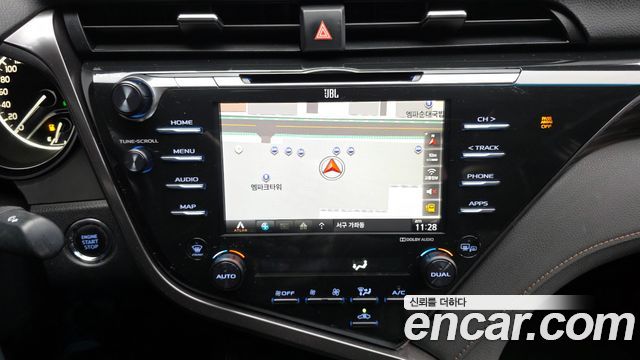 Toyota Camry 2019 — photo 14