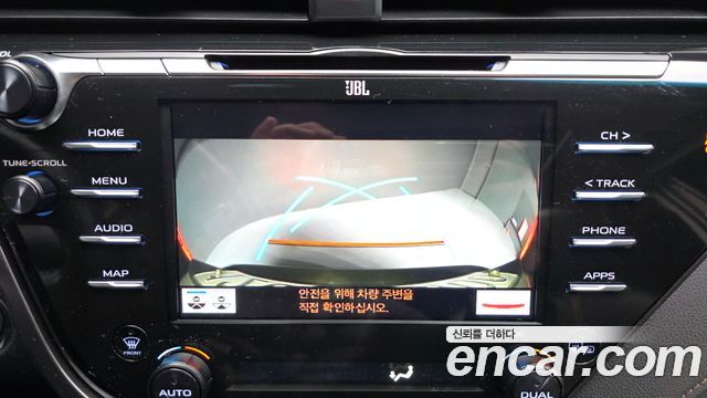 Toyota Camry 2019 — photo 15