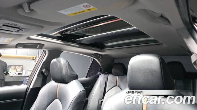 Toyota Camry 2019 — photo 19