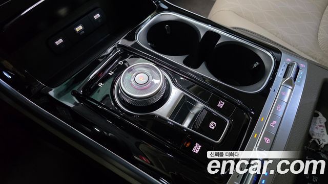 Kia Canival 2023 — photo 9