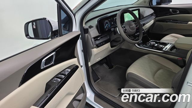 Kia Canival 2023 — photo 11