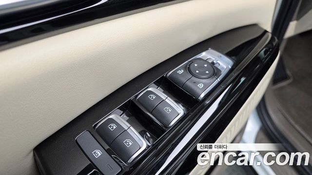 Kia Canival 2023 — photo 12