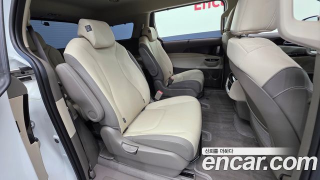 Kia Canival 2023 — photo 19