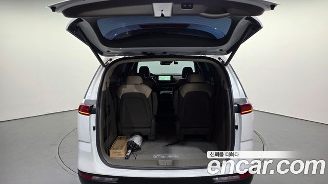 Kia Canival 2023 — photo 20