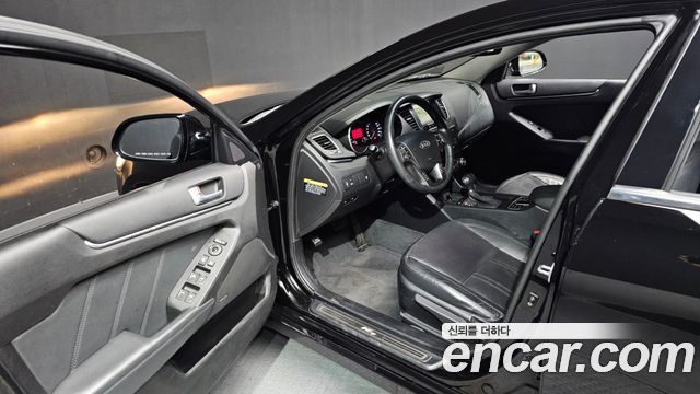 Kia K7 2012 — photo 10