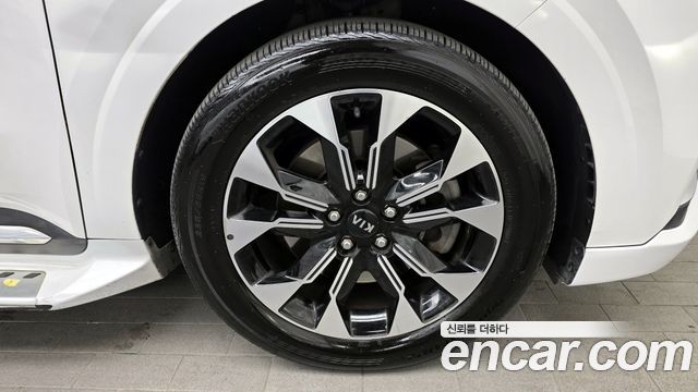 Kia Canival 2021 — photo 5