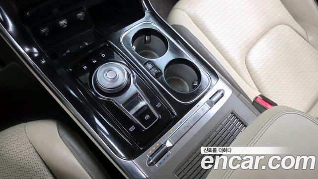 Kia Canival 2021 — photo 9