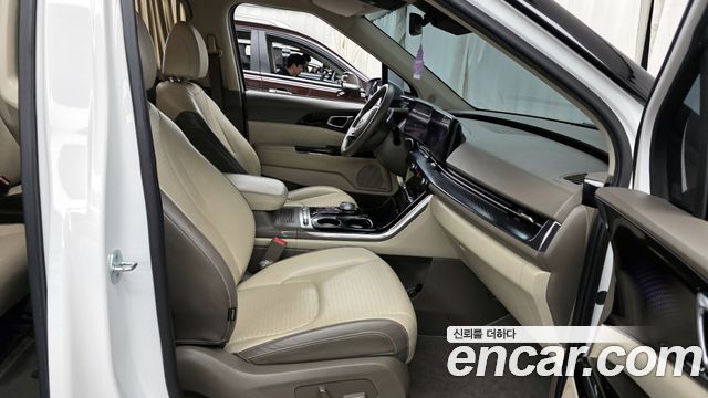 Kia Canival 2021 — photo 11