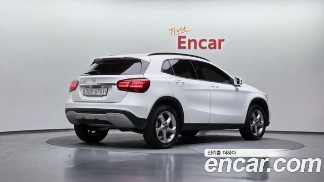 Mercedes-Benz GLA-Class 2019 — photo 2