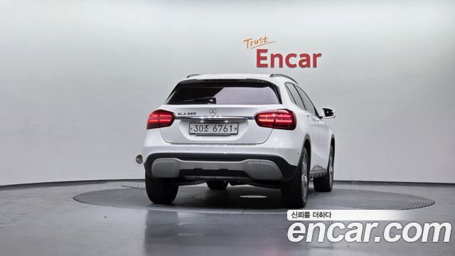 Mercedes-Benz GLA-Class 2019 — photo 4