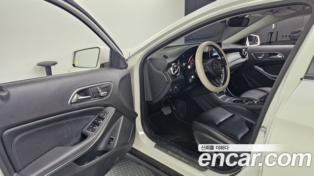 Mercedes-Benz GLA-Class 2019 — photo 10