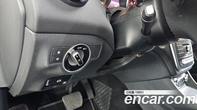 Mercedes-Benz GLA-Class 2019 — photo 14