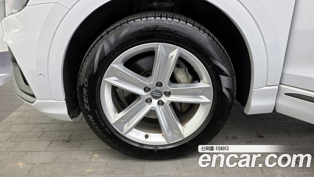 Audi Q8 2020 — photo 5