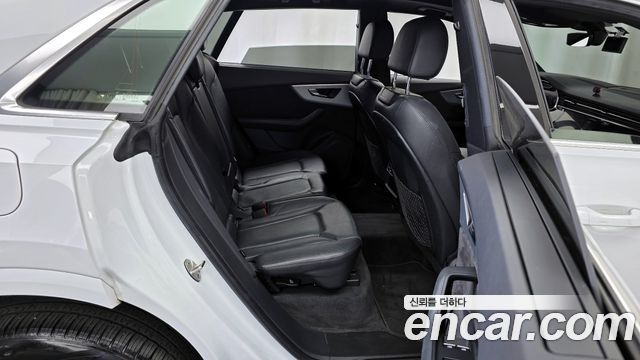 Audi Q8 2020 — photo 12