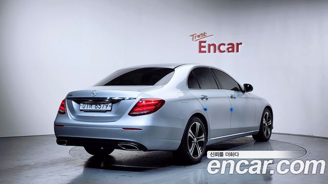 Mercedes-Benz E-Class 2017 — photo 2