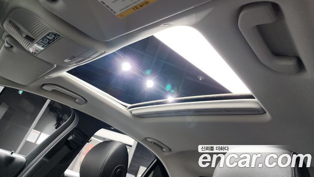 Mercedes-Benz E-Class 2017 — photo 18