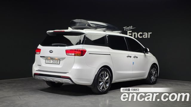 Kia Canival 2018 — photo 2